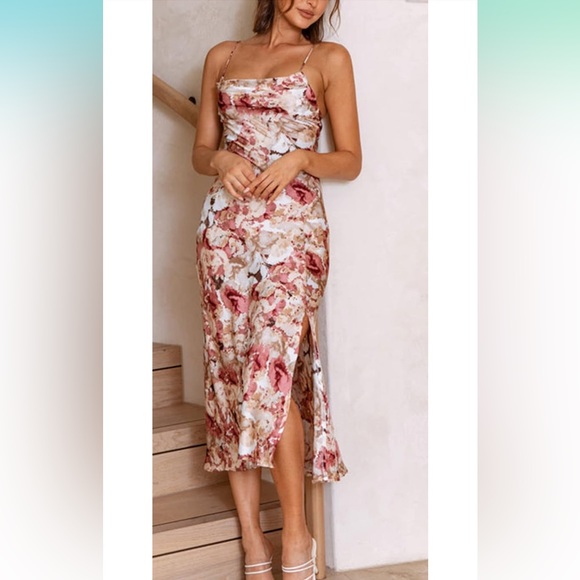 Dresses & Skirts - Floral midi dress